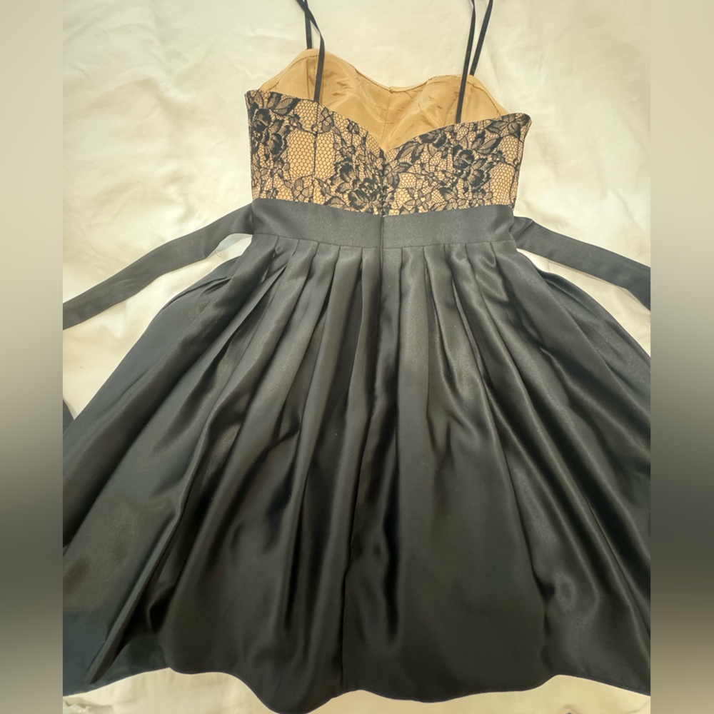 Dress - Picture 2 of 5